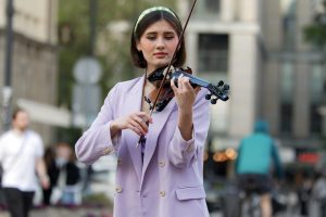 Double Up versuri textul complet al melodiei